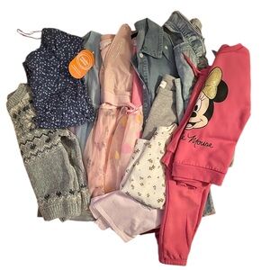 Girls 11 Piece Clothing Bundle  Size 4.
